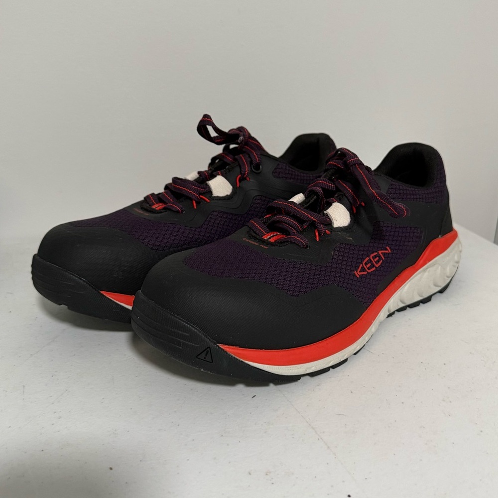 KEEN Womens Utility Tempe Sneakers 9 Wide Purple Comp Toe Slip Resistant